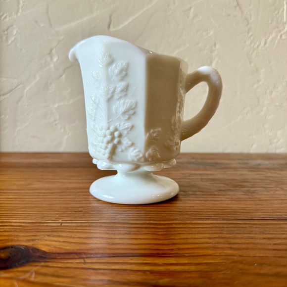 Westmoreland Milk Glass Grape Pattern Footed Creamer – Vintage Mid-Century - Picture 11 of 15